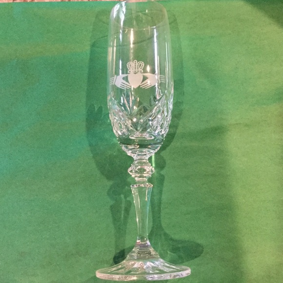 Unity Champagne Glass - Picture 2 of 3